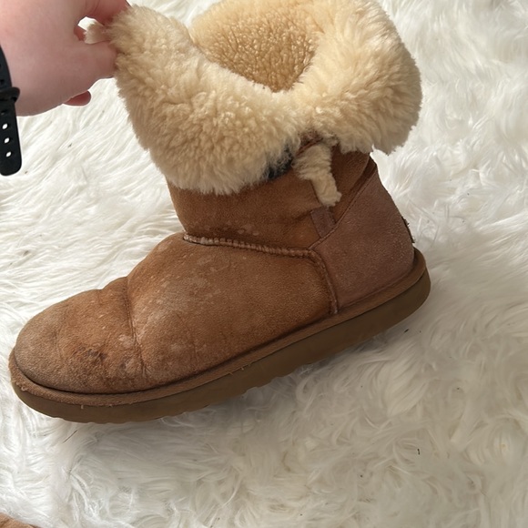Button UGGS - Picture 4 of 11
